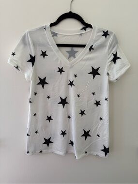 Women’s White V-Neck Star Print Tee